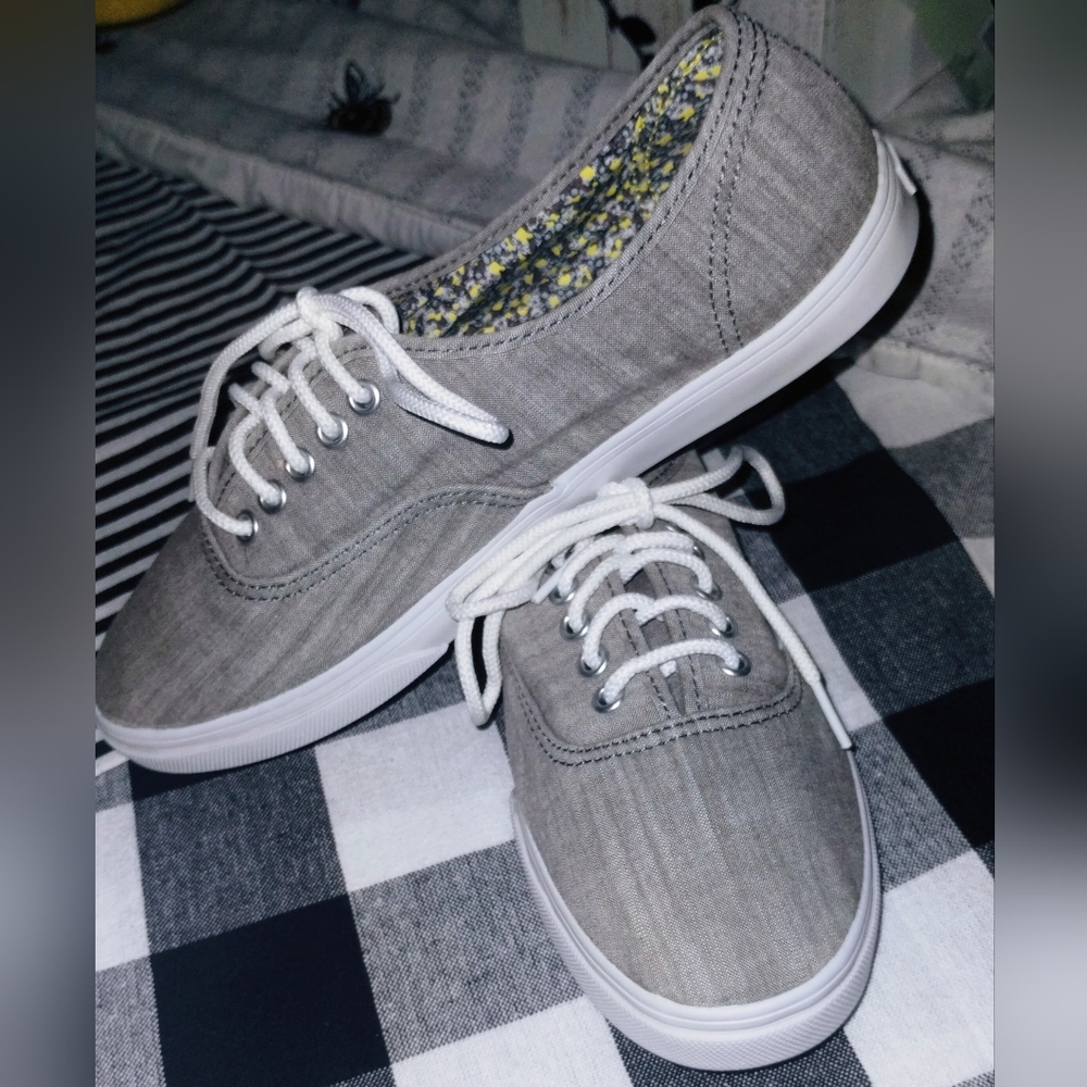 Vans Floral Chambray Women's Size 7.5 Gray Shoes .